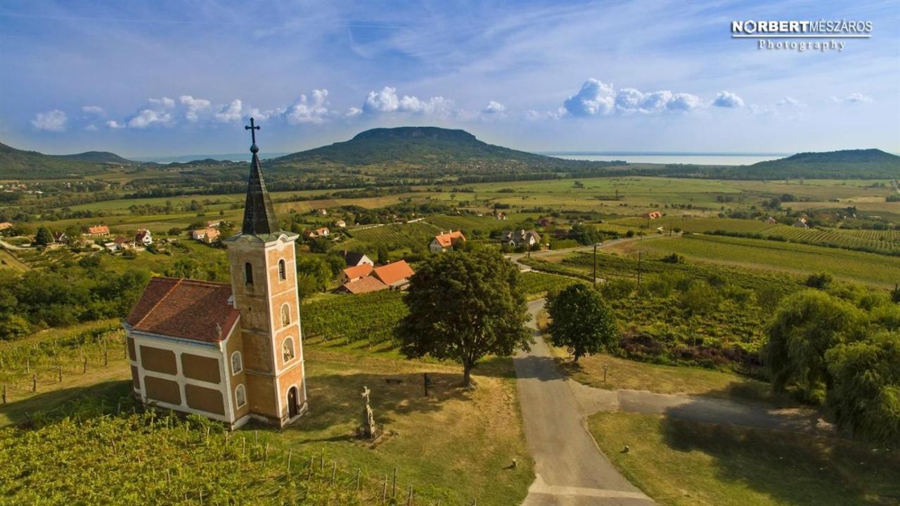 Вилла Doka Haz Kisapati Экстерьер фото